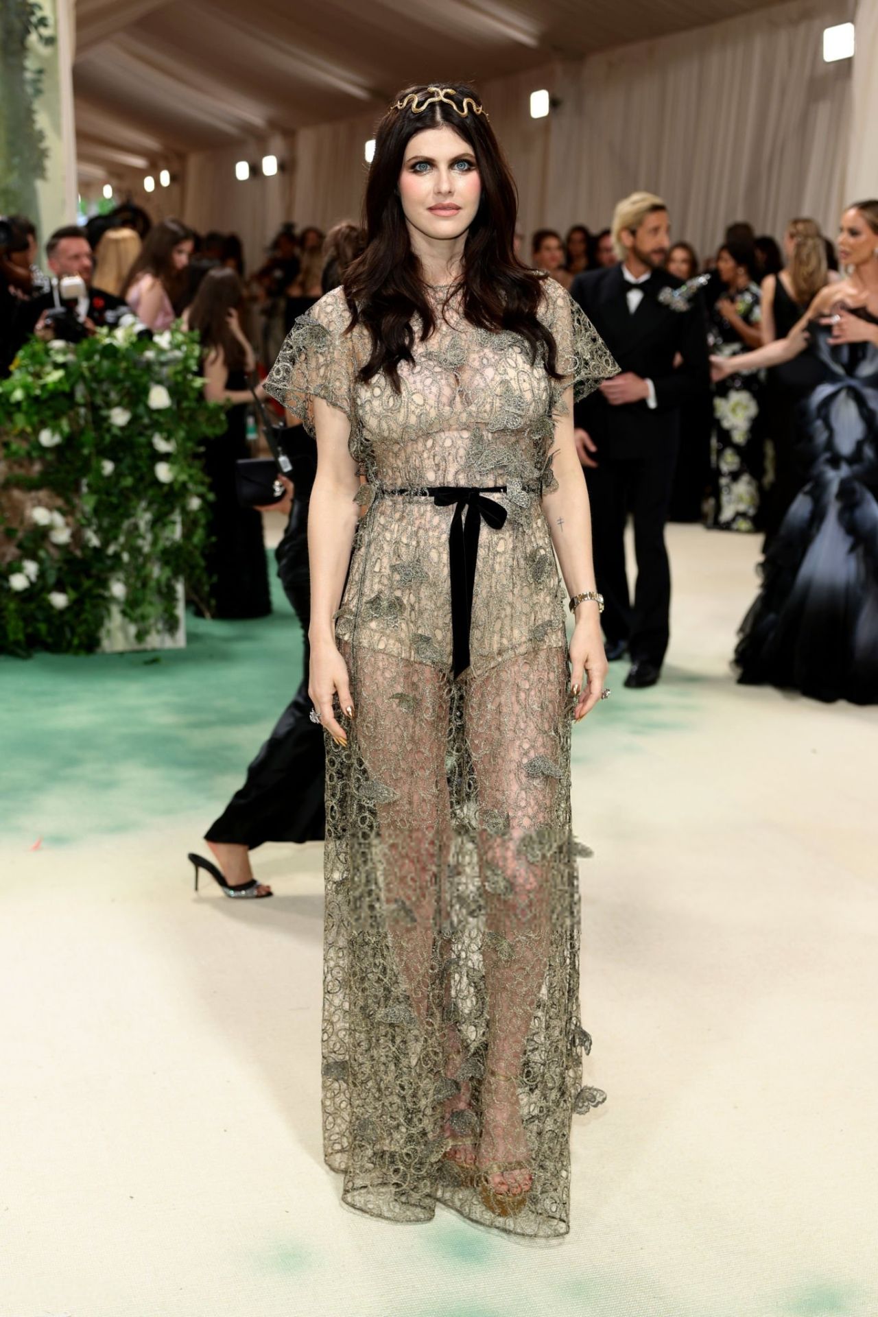 ALEXANDRA DADDARIO STUNS WITH SERPENTINE HEADPIECE AT 2024 MET GALA IN NEW YORK02